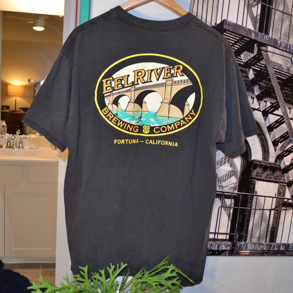 Vintage 90s beer brewing Eel River tee